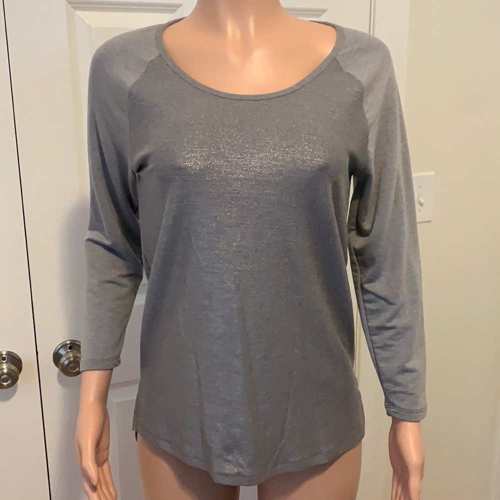 NWT subtly dazzling light sweater top